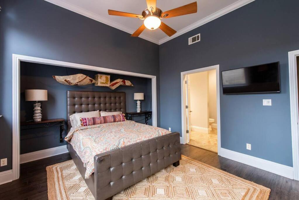 Downtown Sophistication/ Two Bedroom / Two Bath Louisville