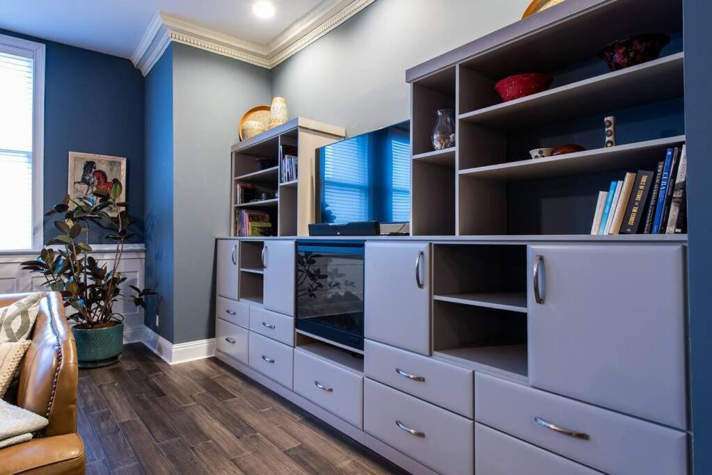Apartment Downtown Sophistication/ Two Bedroom / Two Bath Louisville