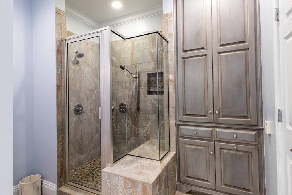 Downtown Sophistication/ Two Bedroom / Two Bath Apartment Louisville