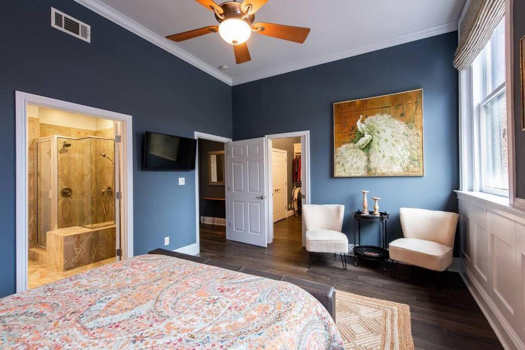 Apartment Downtown Sophistication/ Two Bedroom / Two Bath Louisville